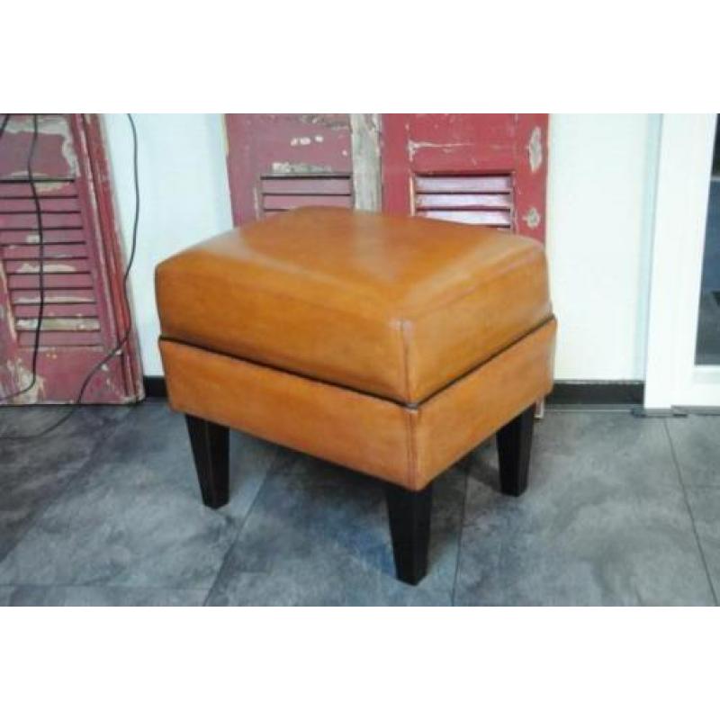 schapenleren hocker