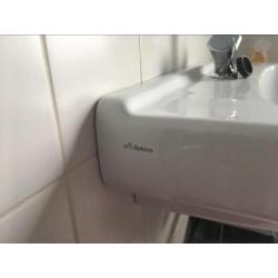 Wastafel / alles erop en eraan
