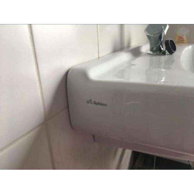 Wastafel / alles erop en eraan