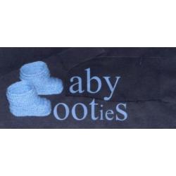 Roze Babybooties, handgebreid, maat 0-3 maanden