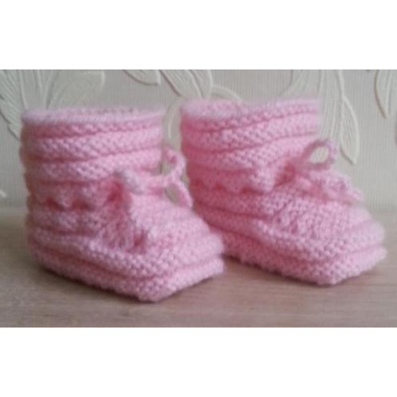 Roze Babybooties, handgebreid, maat 0-3 maanden