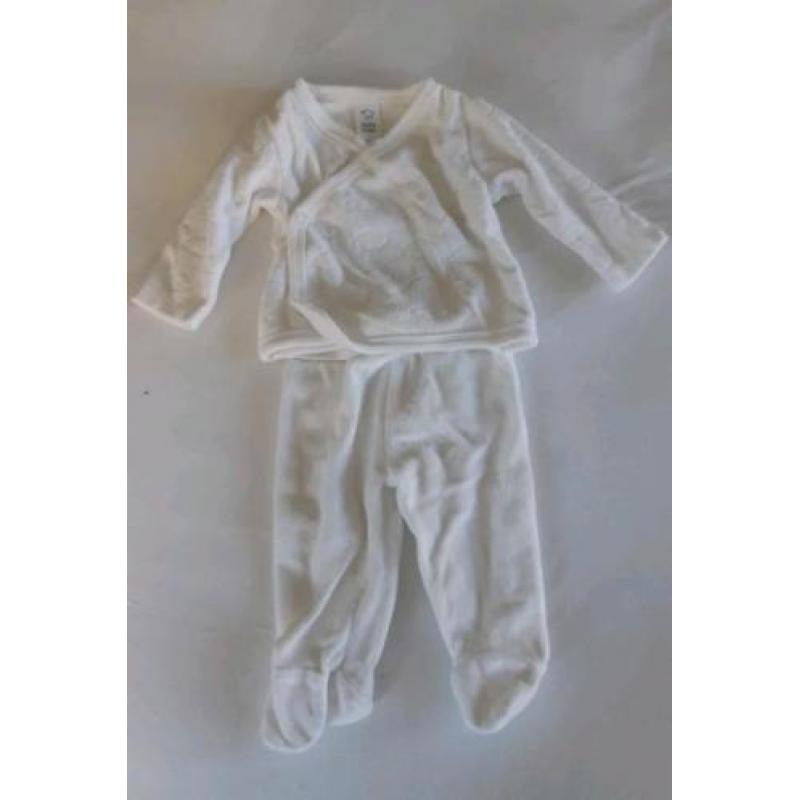 Baby kleertjes maat 50 en 56
