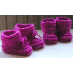 Baby Booties 0-3 m., kleur cerise, handgebreide slofjes