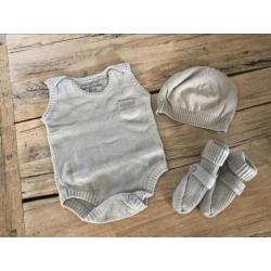 Babys only setje grijs gebreid, romper, mutsje en slofjes