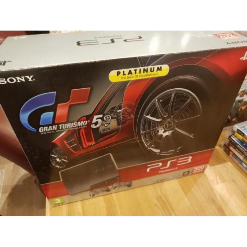 PS3 320Gb Slim 2Controllers 7Games + Disney Infinity game