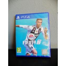 Ps4 slim 1 TB NIEUW GESEALD+FIFA19